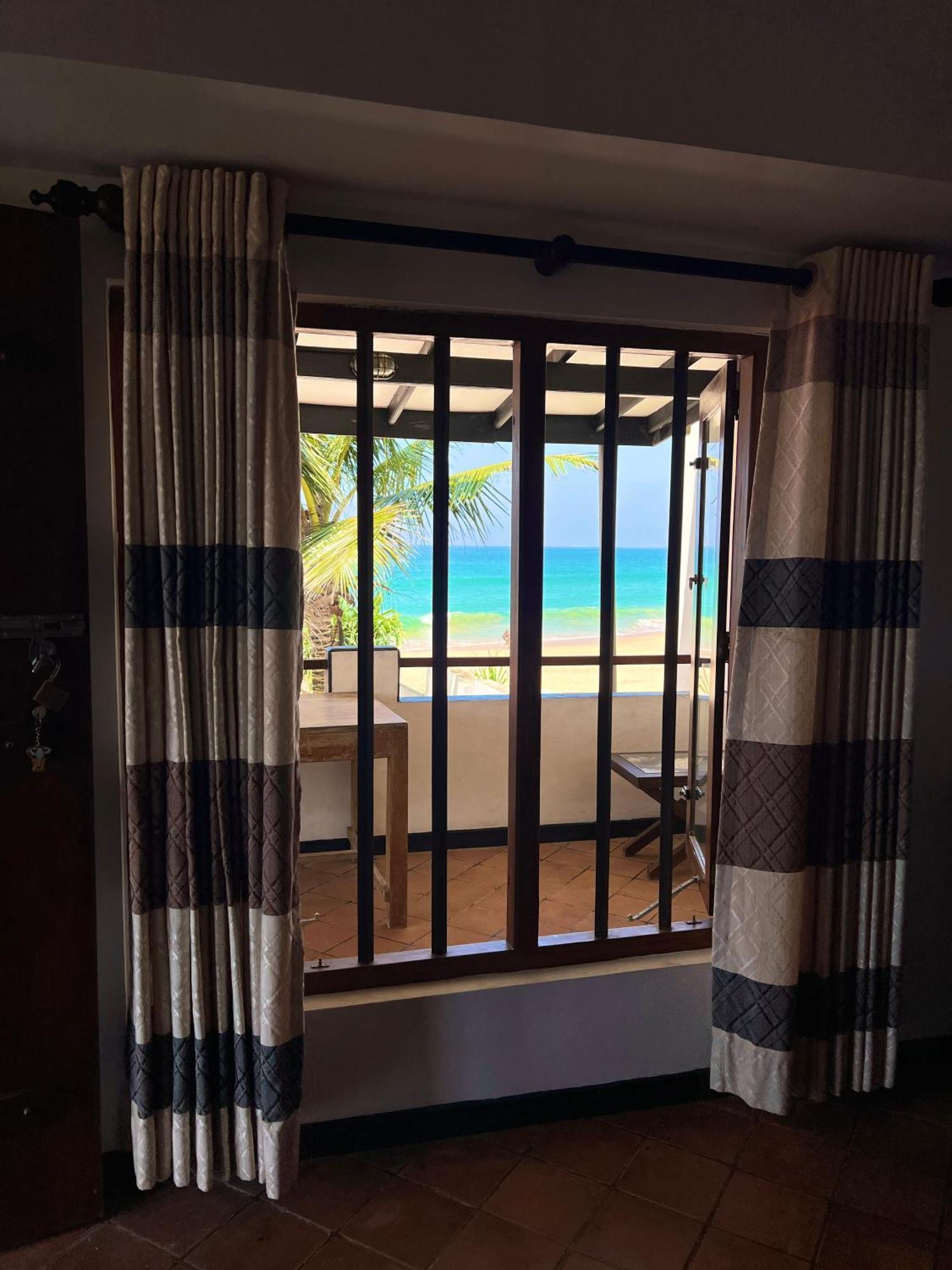 Sailors' Bay Bed and Breakfast Hikkaduwa Buitenkant foto